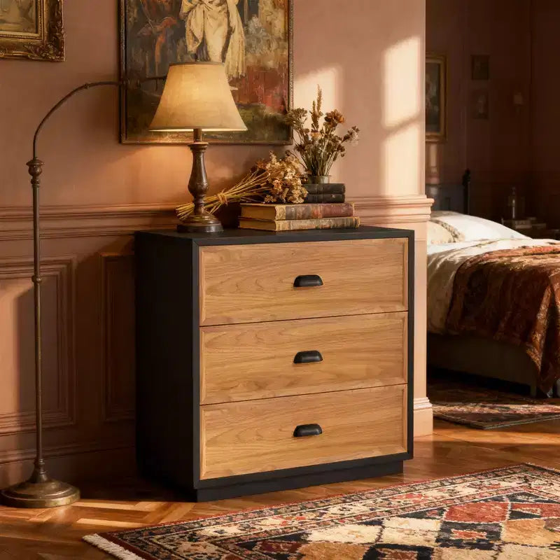 Comodino in legno massello con 3 cassetti Farmhouse 31.49, comodino rustico